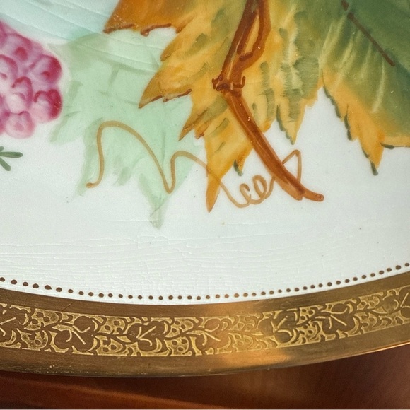 Vintage hand painted decorative plate unsigned Dresden? German ? Gold Rim - Picture 4 of 10